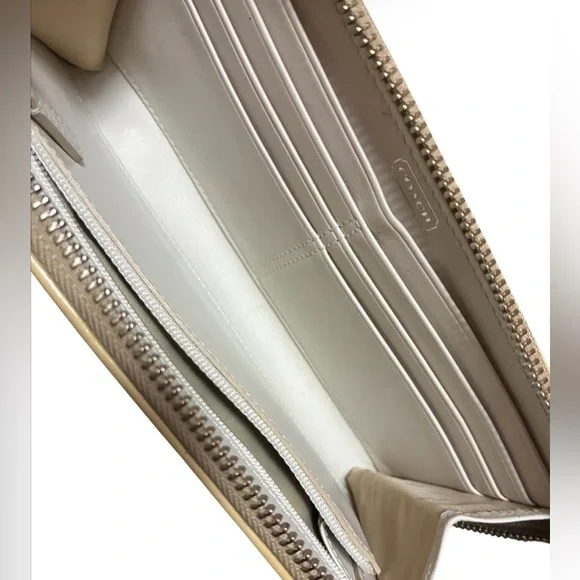 COACH Poppy Wallet - Picture 9 of 12